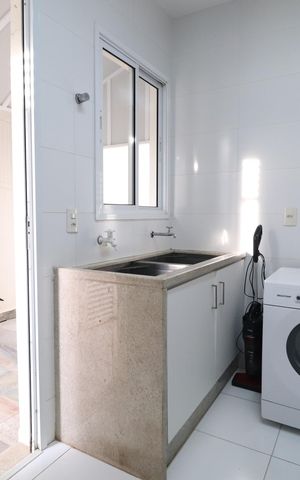 Casa de condomínio para alugar com 319m², 3 quartos e 4 vagasÁrea de Serviço