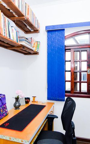 Casa à venda com 250m², 3 quartos e 4 vagasEscritório