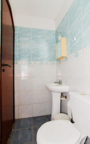 Casa à venda com 250m², 3 quartos e 4 vagasGaragem - Lavabo da Garagem