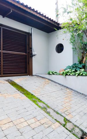 Casa à venda com 250m², 3 quartos e 4 vagasGaragem