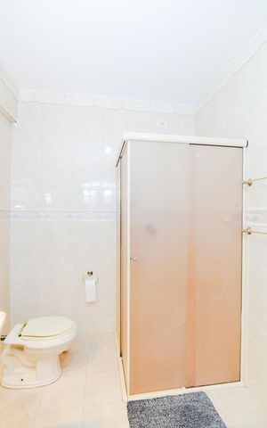 Casa à venda com 250m², 3 quartos e 4 vagasBanheiro da Suíte 3