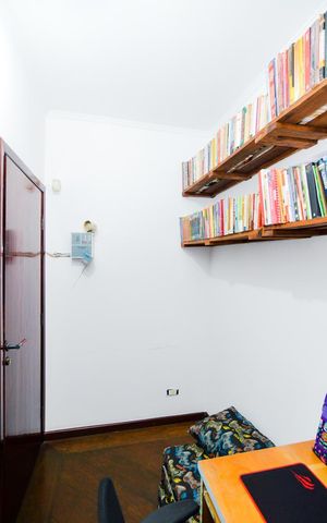 Casa à venda com 250m², 3 quartos e 4 vagasEscritório