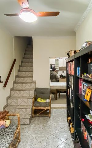 Casa à venda com 120m², 2 quartos e 1 vaga Casa à venda com 120m², 2 quartos e 1 vagaSala