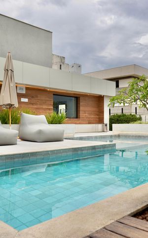 Apartamento à venda com 145m², 2 quartos e 2 vagas Apartamento à venda com 145m², 2 quartos e 2 vagasÁrea comum - Piscina