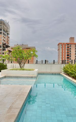 Apartamento à venda com 145m², 2 quartos e 2 vagas Apartamento à venda com 145m², 2 quartos e 2 vagasÁrea comum - Piscina