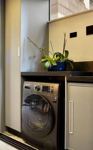 Apartamento à venda com 145m², 2 quartos e 2 vagas Apartamento à venda com 145m², 2 quartos e 2 vagasLavanderia