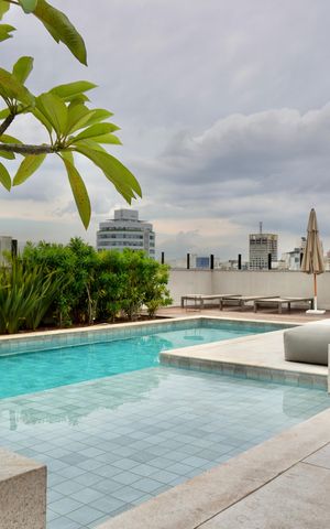 Apartamento à venda com 145m², 2 quartos e 2 vagas Apartamento à venda com 145m², 2 quartos e 2 vagasÁrea comum - Piscina