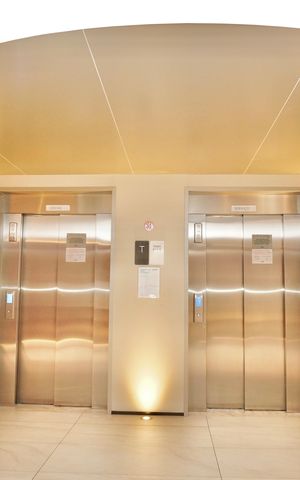 Apartamento à venda com 145m², 2 quartos e 2 vagas Apartamento à venda com 145m², 2 quartos e 2 vagasHall de entrada