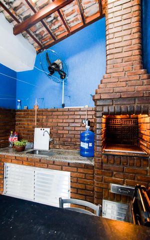 Casa à venda com 250m², 2 quartos e 2 vagasChurrasqueira