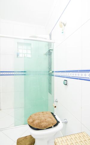 Casa à venda com 250m², 2 quartos e 2 vagasBanheiro