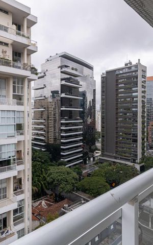 Apartamento para alugar com 161m², 4 quartos e 3 vagas Apartamento para alugar com 161m², 4 quartos e 3 vagasVaranda