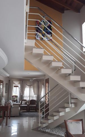 Casa de condomínio à venda com 191m², 3 quartos e 2 vagas