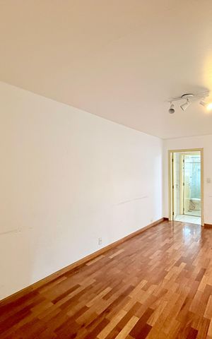 Casa à venda com 85m², 2 quartos e sem vaga Casa à venda com 85m², 2 quartos e sem vagaSala