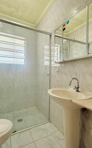 Casa à venda com 85m², 2 quartos e sem vaga Casa à venda com 85m², 2 quartos e sem vagaBanheiro