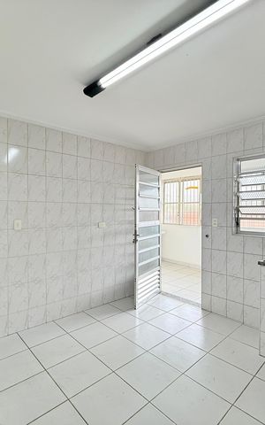 Casa à venda com 85m², 2 quartos e sem vaga Casa à venda com 85m², 2 quartos e sem vagaCozinha