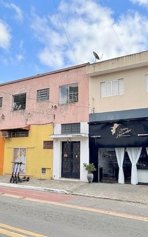 Casa à venda com 85m², 2 quartos e sem vaga Casa à venda com 85m², 2 quartos e sem vagaFachada