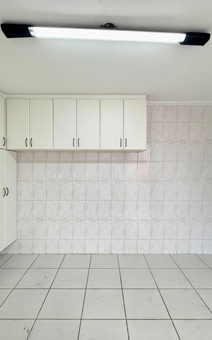 Casa à venda com 85m², 2 quartos e sem vaga Casa à venda com 85m², 2 quartos e sem vagaCozinha