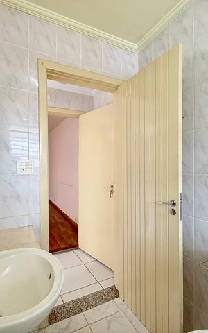 Casa à venda com 85m², 2 quartos e sem vaga Casa à venda com 85m², 2 quartos e sem vagaBanheiro
