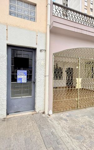 Casa à venda com 85m², 2 quartos e sem vaga Casa à venda com 85m², 2 quartos e sem vagaFachada