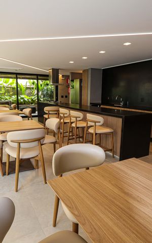 Apartamento à venda com 183m², 4 quartos e 4 vagasÁrea comum - Salão de festas