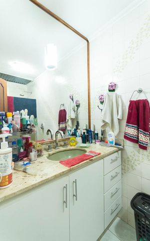 Apartamento à venda com 240m², 3 quartos e 2 vagasBanheiro Suíte
