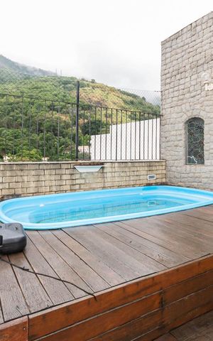 Apartamento à venda com 240m², 3 quartos e 2 vagasCobertura