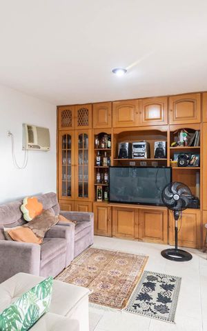 Apartamento à venda com 240m², 3 quartos e 2 vagasCobertura - Sala