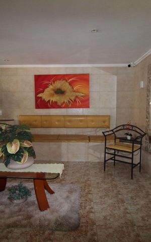 Apartamento à venda com 70m², 2 quartos e 1 vagaÁrea comum - Hall de entrada