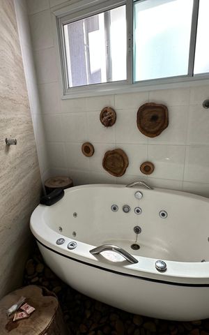 Casa de condomínio para alugar com 254m², 4 quartos e 11 vagas Casa de condomínio para alugar com 254m², 4 quartos e 11 vagasBanheiro da Suíte 2