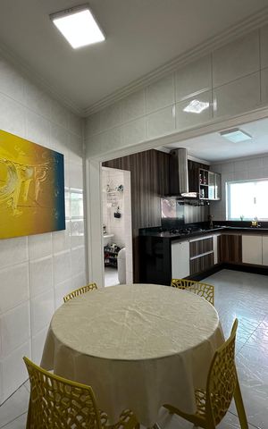 Casa de condomínio para alugar com 254m², 4 quartos e 11 vagas Casa de condomínio para alugar com 254m², 4 quartos e 11 vagasCozinha