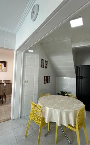 Casa de condomínio para alugar com 254m², 4 quartos e 11 vagas Casa de condomínio para alugar com 254m², 4 quartos e 11 vagasCozinha
