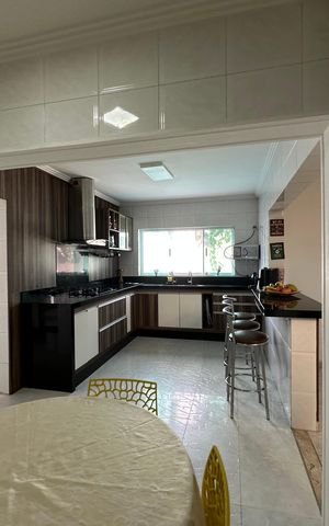 Casa de condomínio para alugar com 254m², 4 quartos e 11 vagas Casa de condomínio para alugar com 254m², 4 quartos e 11 vagasCozinha