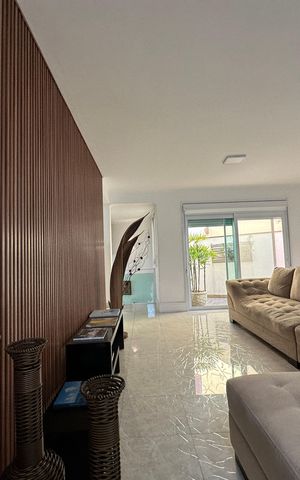 Casa de condomínio para alugar com 254m², 4 quartos e 11 vagas Casa de condomínio para alugar com 254m², 4 quartos e 11 vagasSala