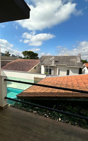 Casa de condomínio para alugar com 254m², 4 quartos e 11 vagas Casa de condomínio para alugar com 254m², 4 quartos e 11 vagasVaranda