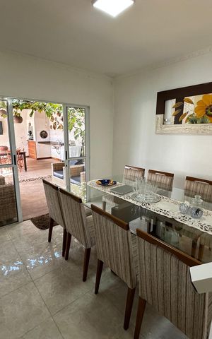 Casa de condomínio para alugar com 254m², 4 quartos e 11 vagas Casa de condomínio para alugar com 254m², 4 quartos e 11 vagasSala de Jantar