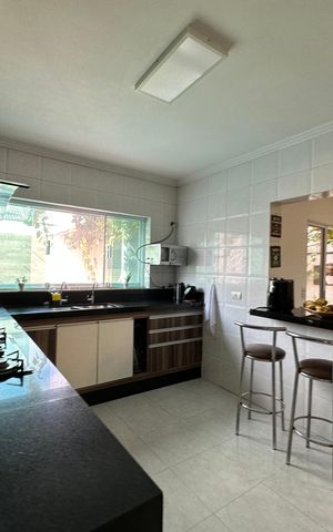 Casa de condomínio para alugar com 254m², 4 quartos e 11 vagas Casa de condomínio para alugar com 254m², 4 quartos e 11 vagasCozinha