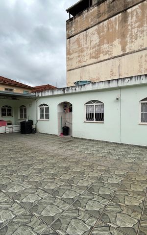 Casa à venda com 800m², 3 quartos e 41 vagasÁrea de Serviço