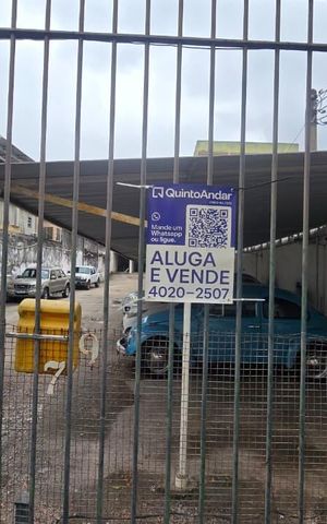 Casa à venda com 800m², 3 quartos e 41 vagas Casa à venda com 800m², 3 quartos e 41 vagasCJLE-44