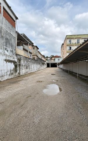 Casa à venda com 800m², 3 quartos e 41 vagas Casa à venda com 800m², 3 quartos e 41 vagasÁrea comum
