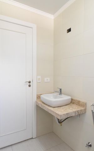 Casa de condomínio à venda com 354m², 4 quartos e 2 vagasBanheiro da Suíte 2