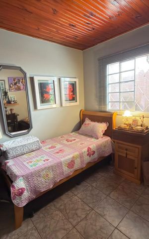 Casa à venda com 150m², 2 quartos e 5 vagas