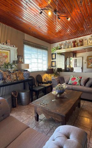 Casa à venda com 150m², 2 quartos e 5 vagas