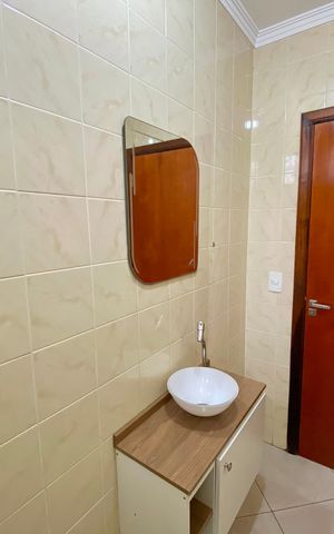 Casa para alugar com 250m², 4 quartos e 4 vagas Casa para alugar com 250m², 4 quartos e 4 vagasBanheiro 1
