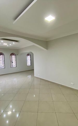 Casa para alugar com 250m², 4 quartos e 4 vagas