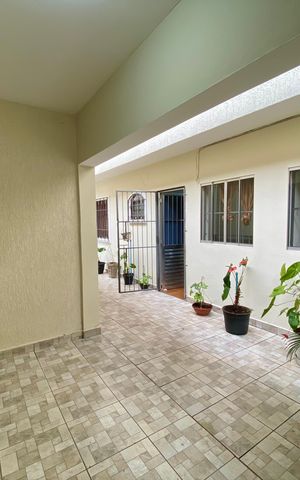Casa para alugar com 250m², 4 quartos e 4 vagas Casa para alugar com 250m², 4 quartos e 4 vagasÁrea de Serviço