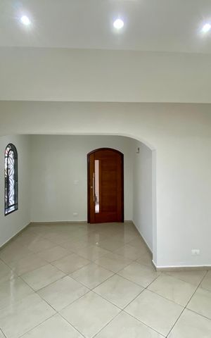 Casa para alugar com 250m², 4 quartos e 4 vagas