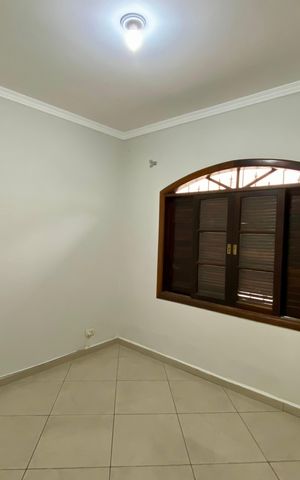 Casa para alugar com 250m², 4 quartos e 4 vagas Casa para alugar com 250m², 4 quartos e 4 vagasQuarto 2