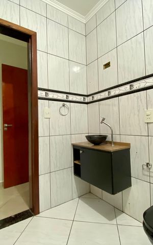 Casa para alugar com 250m², 4 quartos e 4 vagas Casa para alugar com 250m², 4 quartos e 4 vagasBanheiro 3