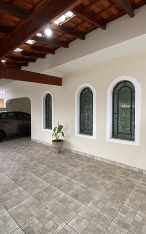 Casa para alugar com 250m², 4 quartos e 4 vagas Casa para alugar com 250m², 4 quartos e 4 vagasGaragem