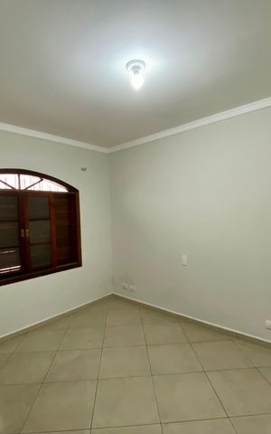 Casa para alugar com 250m², 4 quartos e 4 vagas Casa para alugar com 250m², 4 quartos e 4 vagasQuarto 3